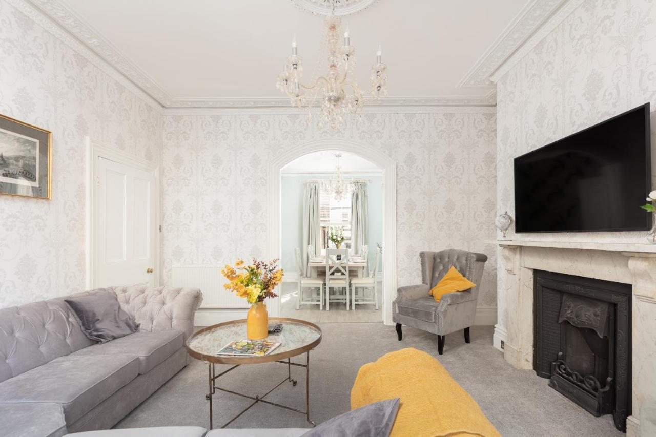 5 Bedroom Magnificent Georgian Townhouse- City Centre Bath Extérieur photo